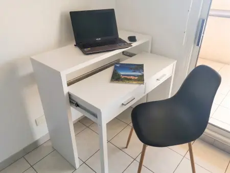 Appartement 35 m² à Fréjus avec vue montagne et balcon : photo 5