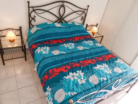 Appartement 35 m² à Fréjus avec vue montagne et balcon : photo 6