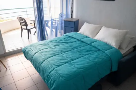Appartement 35 m² à Fréjus avec vue montagne et balcon : photo 7