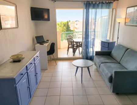 Appartement 35 m² à Fréjus avec vue montagne et balcon : photo 13