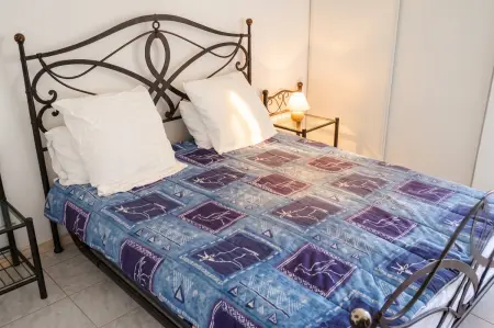 Appartement 35 m² à Fréjus avec vue montagne et balcon : photo 16