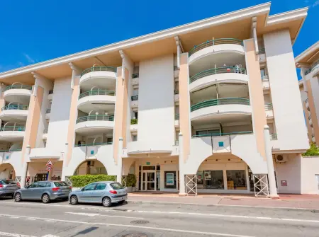 Appartement 35 m² à Fréjus avec vue montagne et balcon : photo 17