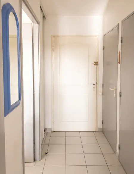 Appartement 35 m² à Fréjus avec vue montagne et balcon : photo 19
