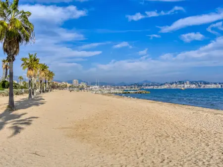 Appartement 35 m² à Fréjus avec vue montagne et balcon : photo 27