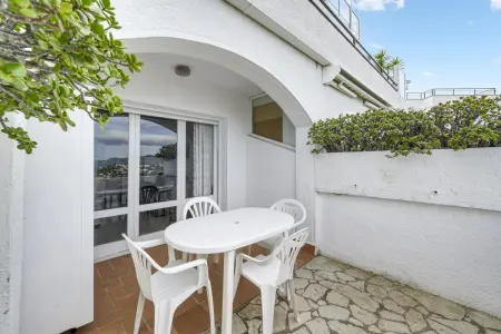Appartement face à la mer à Llançà, terrasse et piscine partagée : photo 5