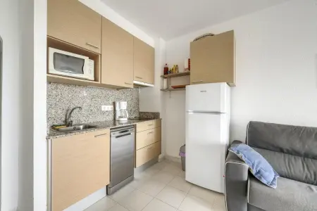 Appartement face à la mer à Llançà, terrasse et piscine partagée : photo 10
