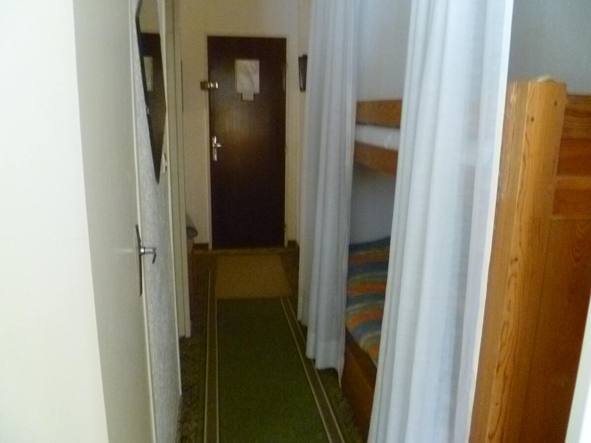 Maison 38 m² au pied des pistes, parking et casier à skis - Photo 5