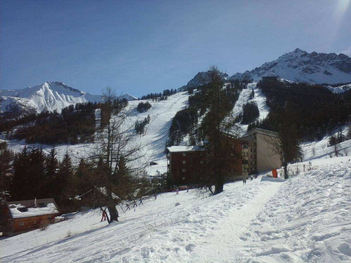 Maison 38 m² au pied des pistes, parking et casier à skis - Photo 7