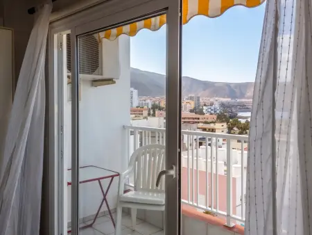 Studio avec vue mer et balcon privé à Arona, Tenerife : photo 7