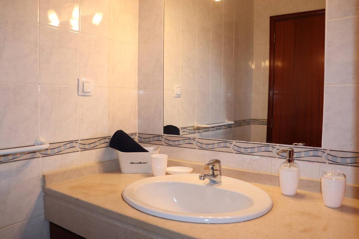 Maison 142 m² avec cheminée et jardin à Grândola - Photo 19