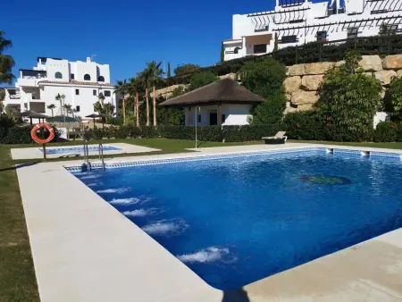 Location appartement à Casares, Appartement spacieux à Casares avec terrasse et vue sur la mer