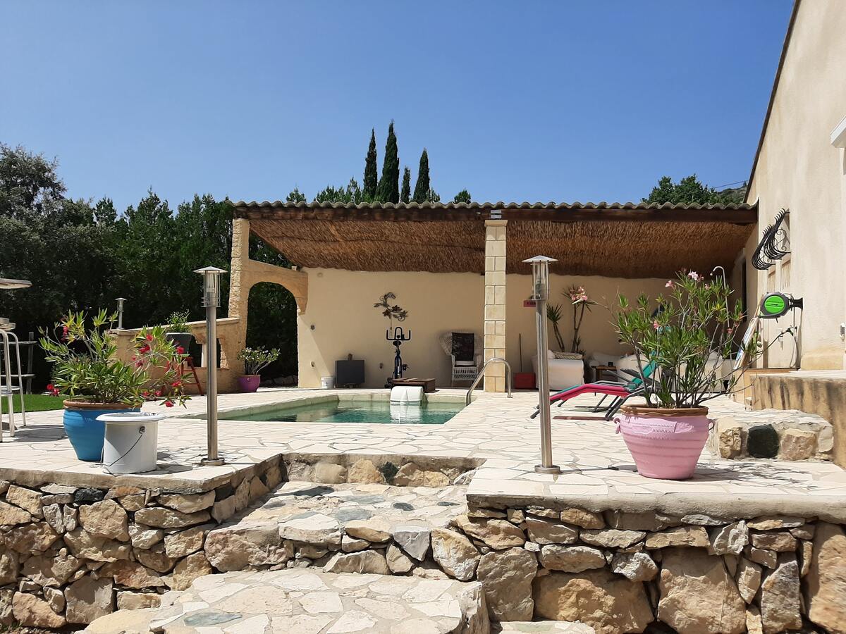 Villa 5 pers. à Mérindol : piscine privée et jardin 2500 m² - Photo 4
