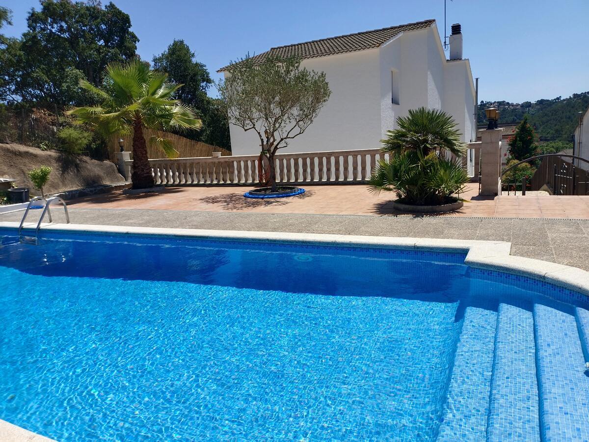 Villa 200 m² à Vidreres : piscine privée ouverte toute l'année - Photo 6