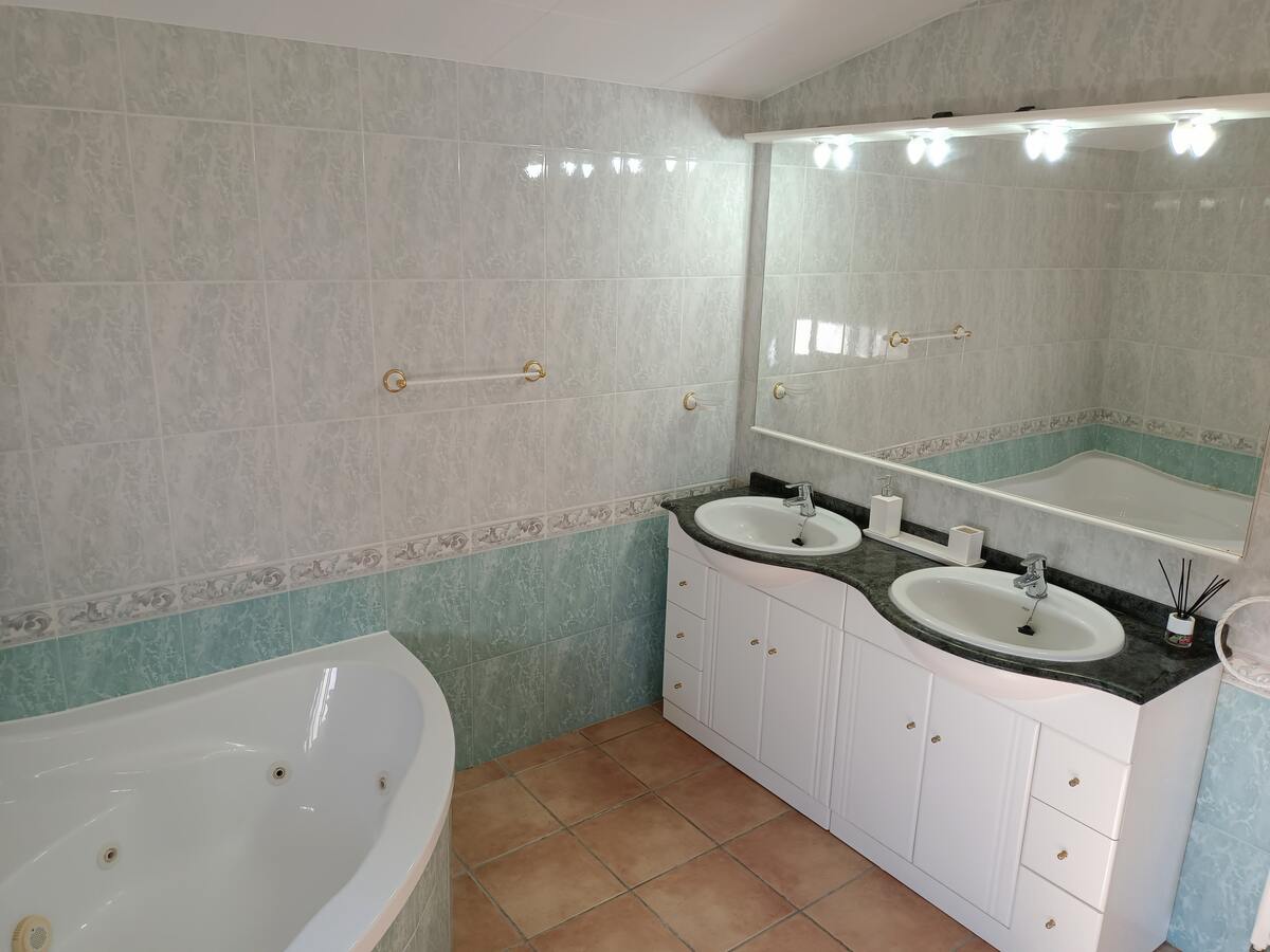 Villa 200 m² à Vidreres : piscine privée ouverte toute l'année - Photo 28