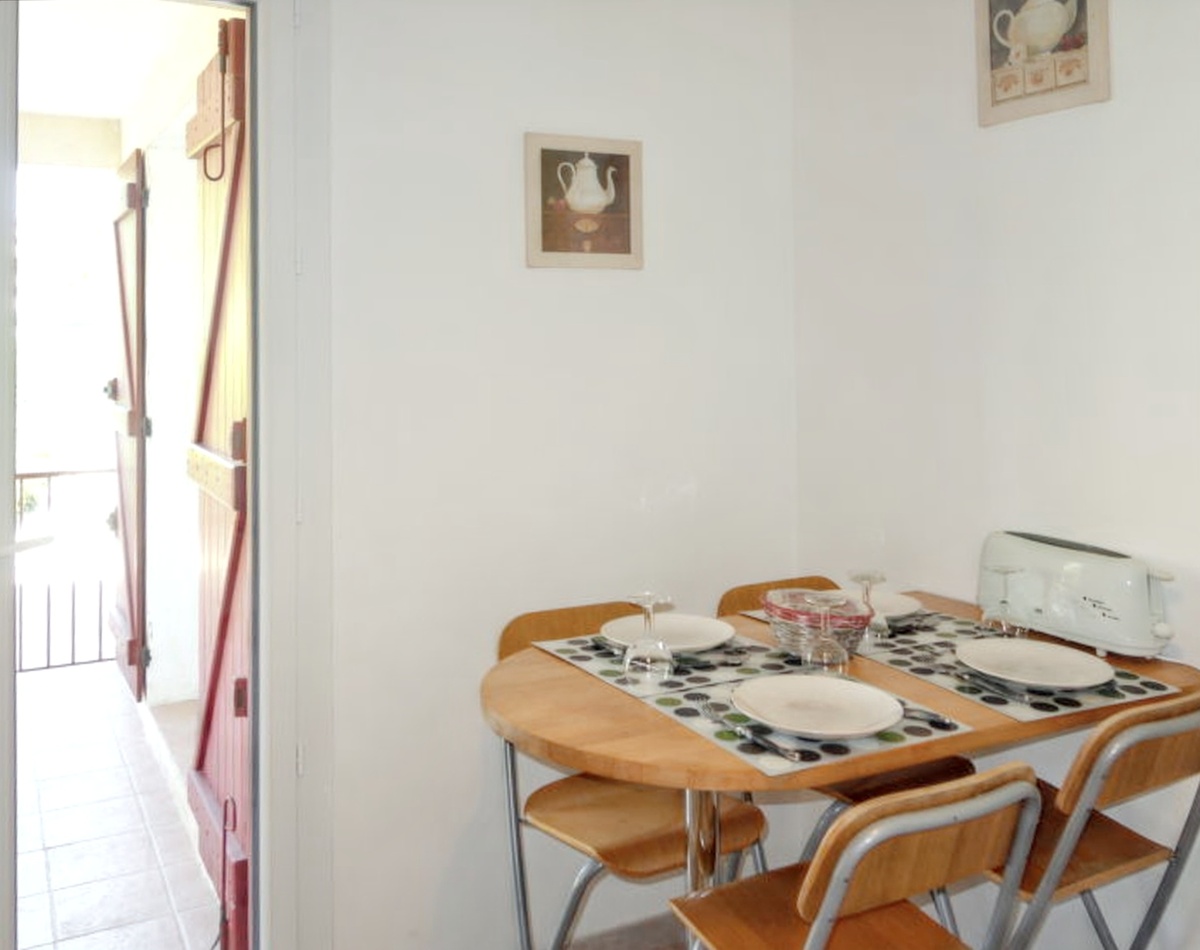 Appartement 60 m² balcon et parking à Saint-Cyr-sur-Mer - Photo 5