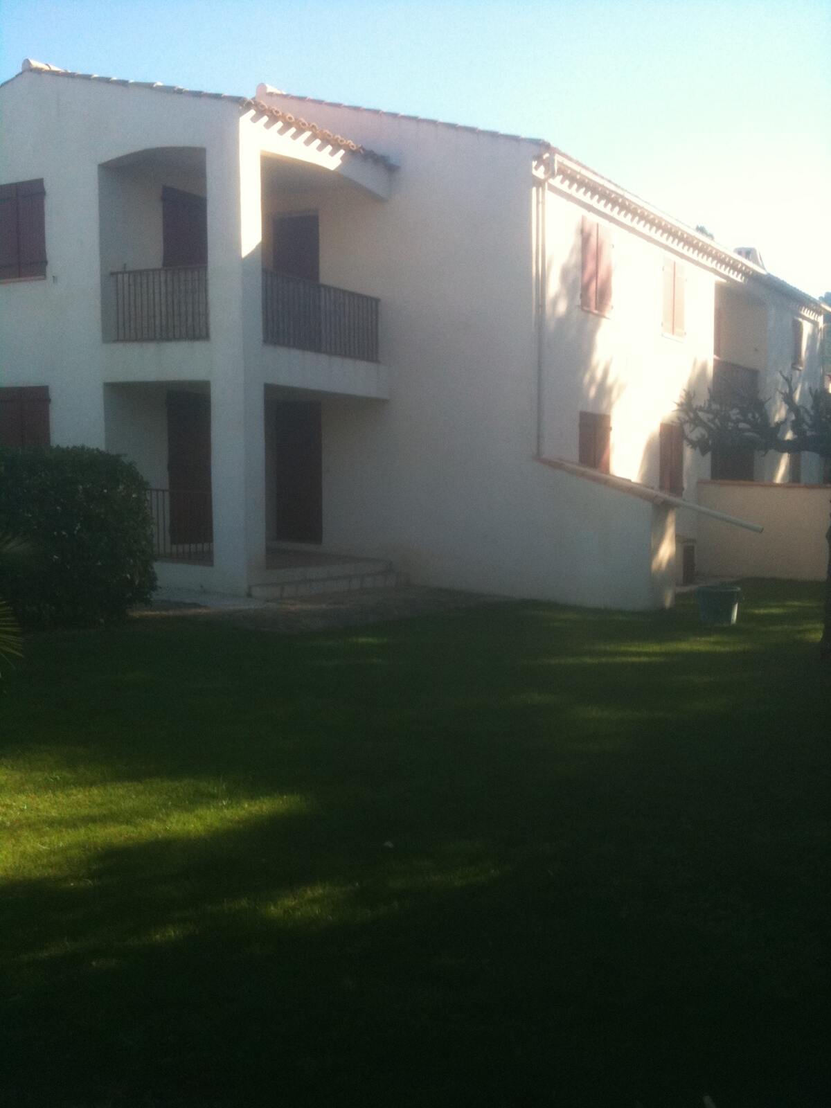 Appartement 60 m² balcon et parking à Saint-Cyr-sur-Mer - Photo 13