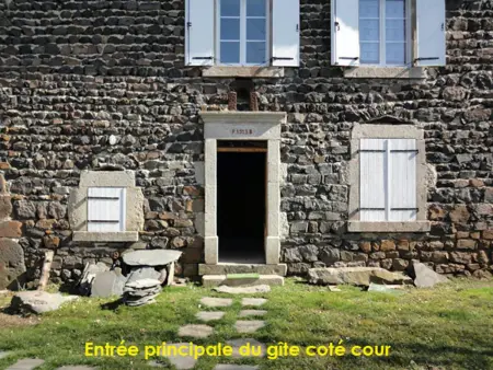 Maison de charme avec jardin clôturé à Arlempdes, 4 personnes : photo 3