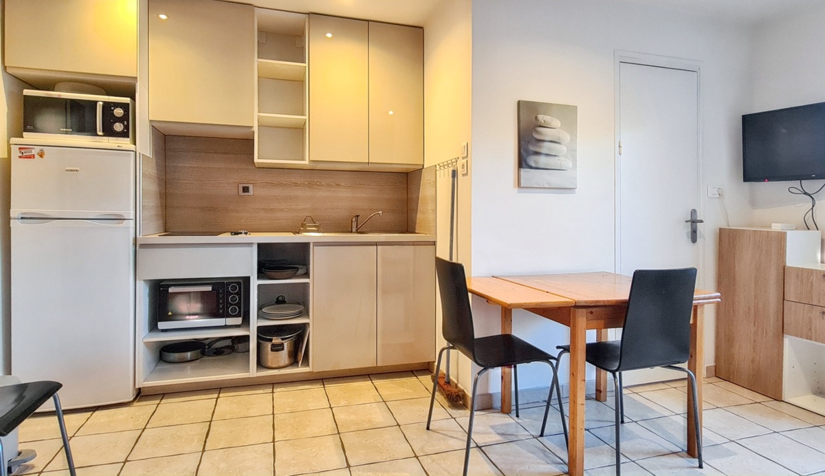 Studio 20 m² avec terrasse, jardin et parking à Hyères - Photo 5