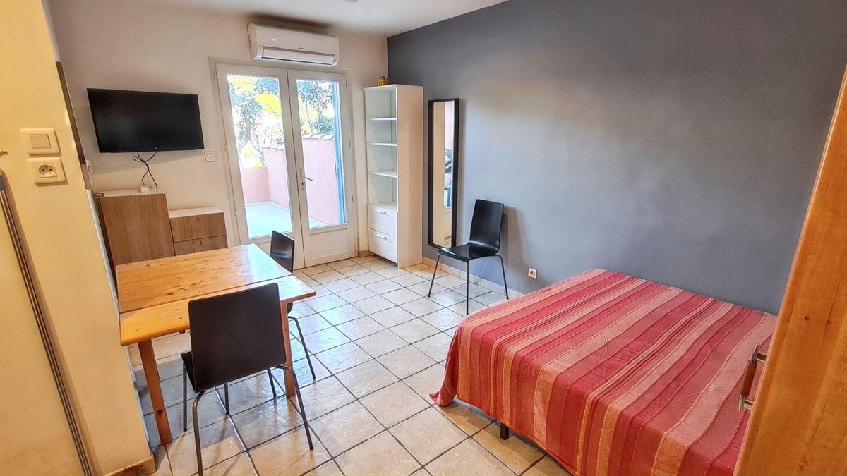 Studio 20 m² avec terrasse, jardin et parking à Hyères - Photo 7