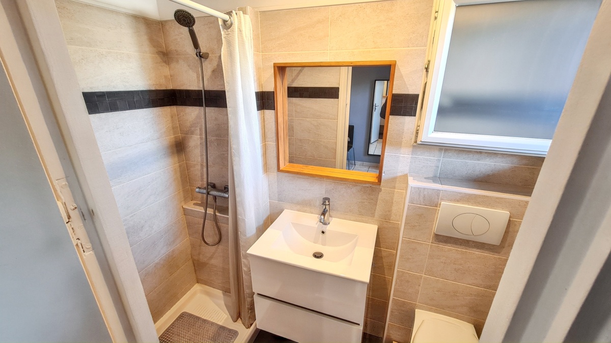 Studio 20 m² avec terrasse, jardin et parking à Hyères - Photo 8