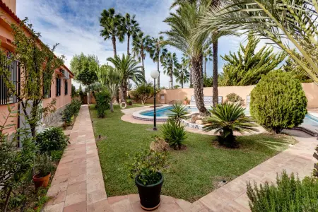 Appartement avec piscine privée et jardin à Torrevieja : photo 2