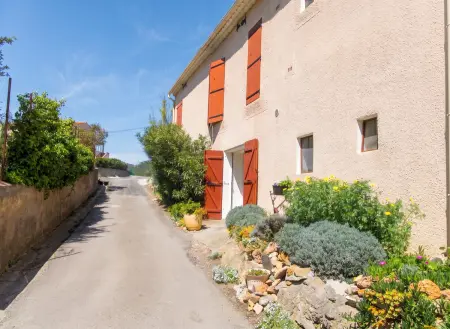 Maison champêtre à Tournissan avec grand jardin - Photo 1