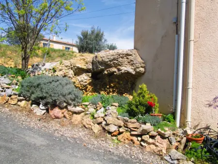 Maison champêtre à Tournissan avec grand jardin - Photo 3