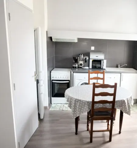 Maison champêtre à Tournissan avec grand jardin - Photo 6