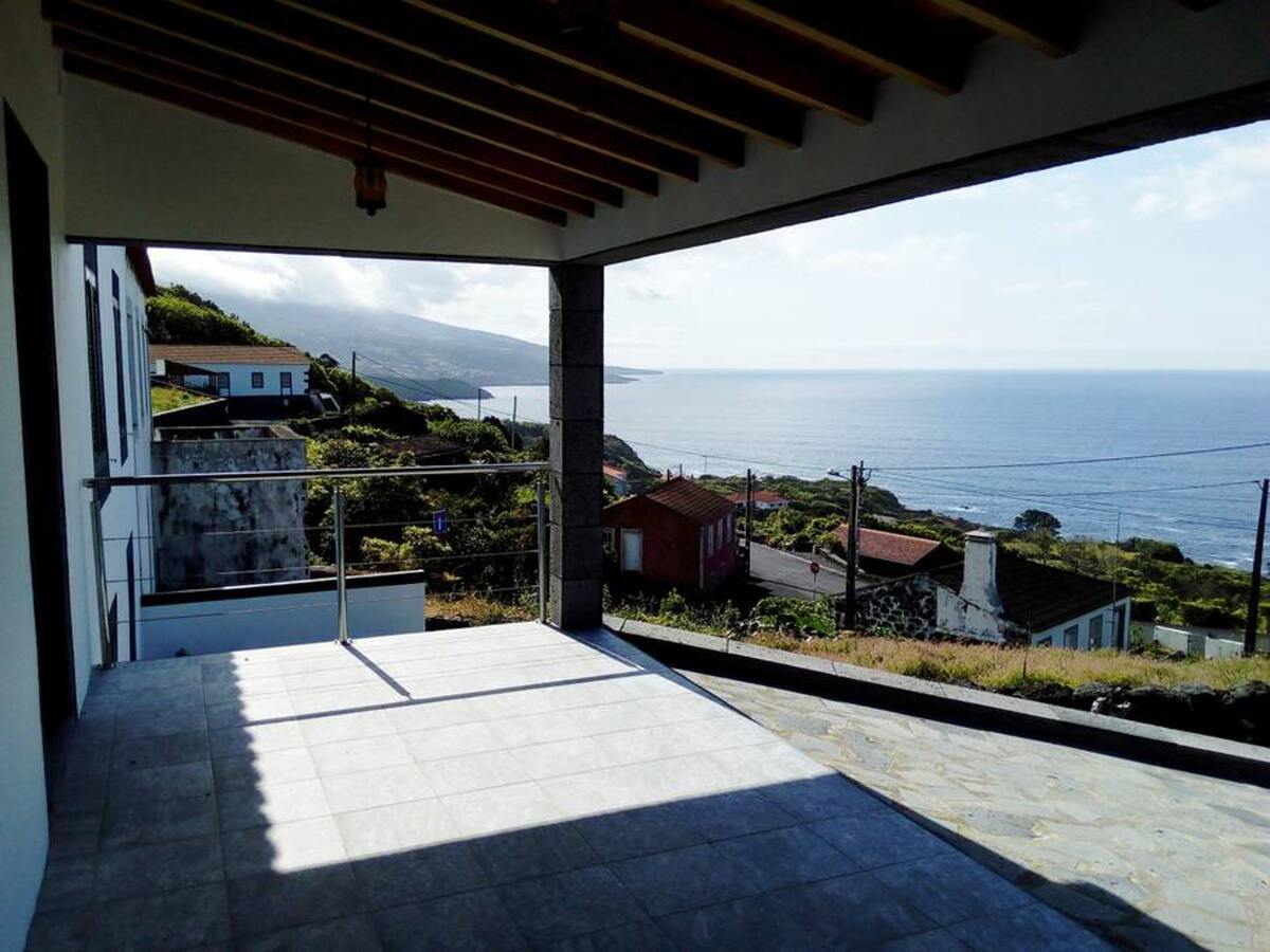 Maison vue mer et montagne avec jardin à Santo Amaro, PT - Photo 2