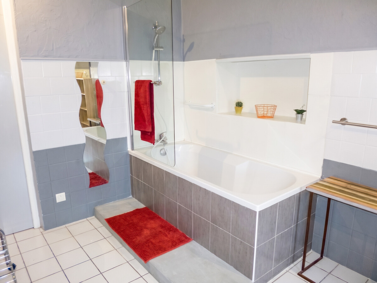 Maison 3 étoiles à Cardet, piscine chauffée et garage - Photo 5