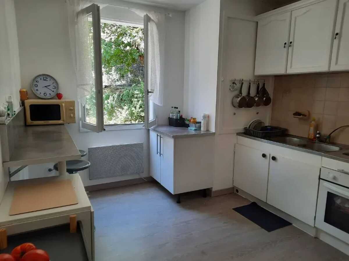 Appartement 4 pers. centre Digne-les-Bains, balcon vue ville - Photo 4