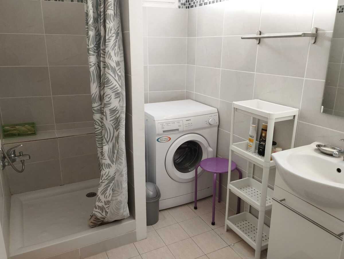 Appartement 4 pers. centre Digne-les-Bains, balcon vue ville - Photo 10