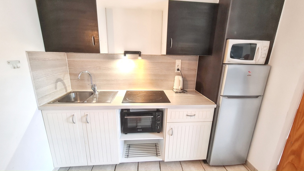 Studio 20 m² à Hyères avec terrasse, jardin et barbecue - Photo 8