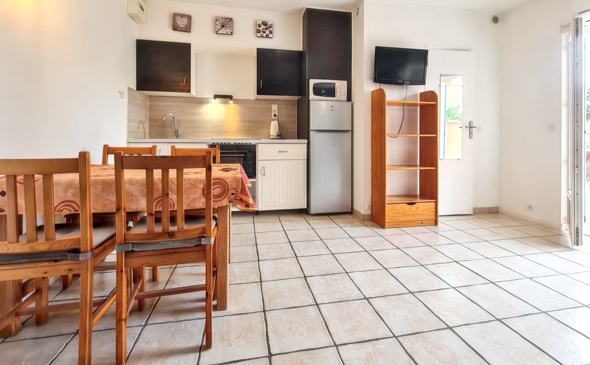 Studio 20 m² à Hyères avec terrasse, jardin et barbecue - Photo 9