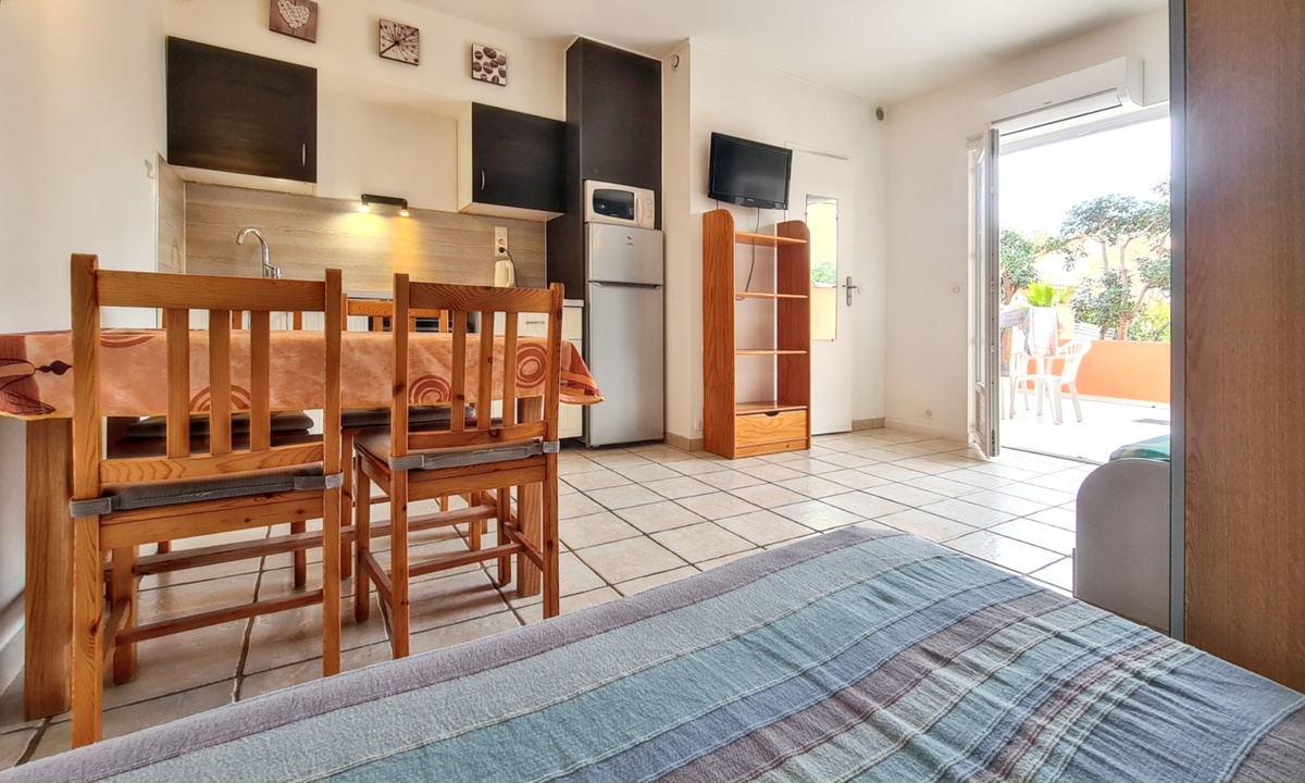 Studio 20 m² à Hyères avec terrasse, jardin et barbecue - Photo 10
