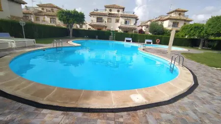 Location appartement à Orihuela, Appartement confortable à Orihuela, 56 m² avec piscine partagée.