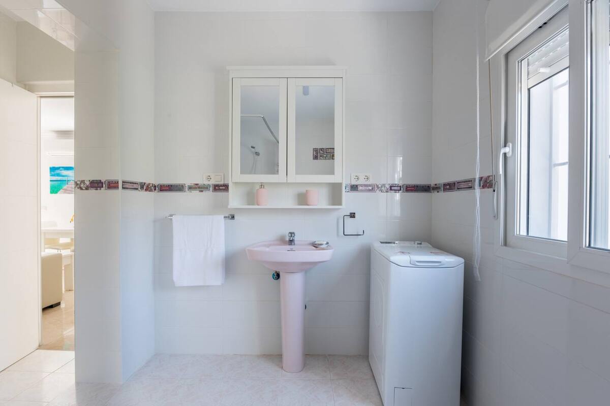Villa avec piscine privée à eau salée à Competa, vue montagne - Photo 16