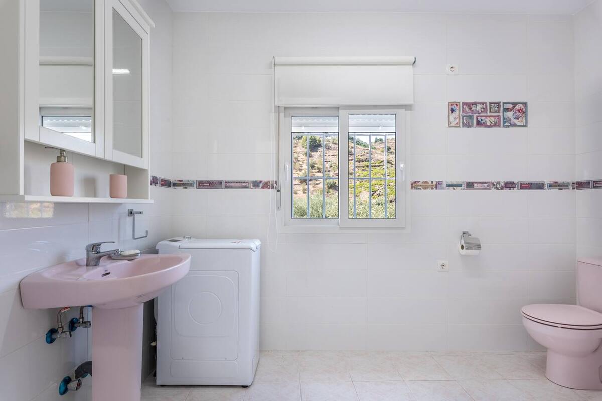 Villa avec piscine privée à eau salée à Competa, vue montagne - Photo 17