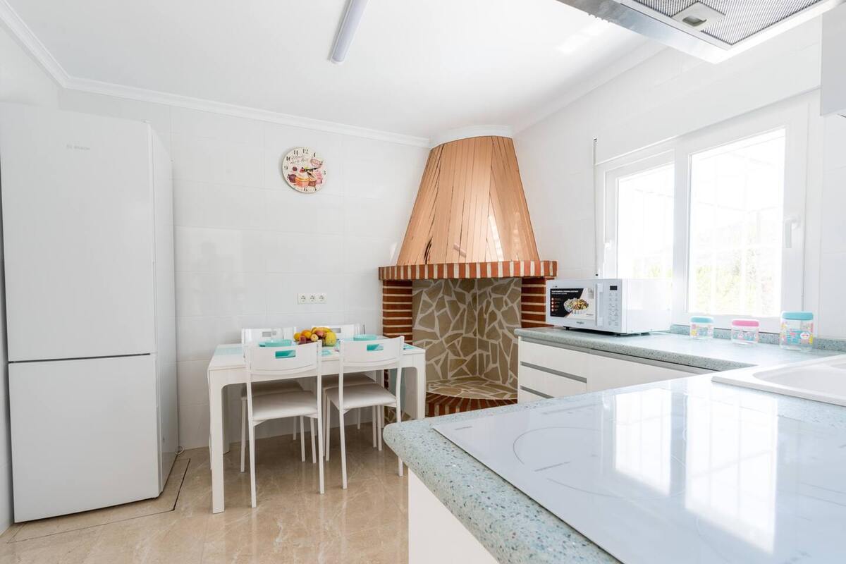 Villa avec piscine privée à eau salée à Competa, vue montagne - Photo 21