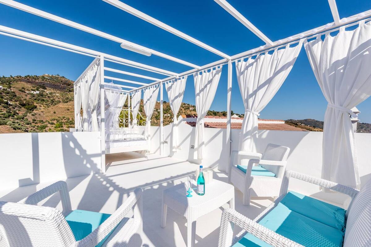 Villa avec piscine privée à eau salée à Competa, vue montagne - Photo 32