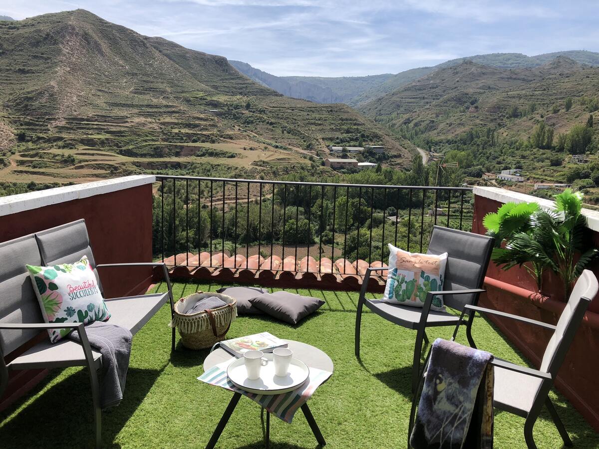 Maison de 180 m² avec vue montagne à Viguera, 3 chambres - Photo 1