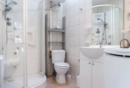 Appartement avec parking privé et entrée privée à Cassen : photo 6