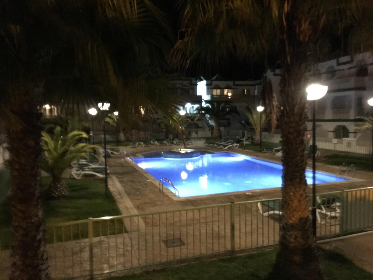Appartement 60m² Caleta de Fuste, piscine année - Photo 2