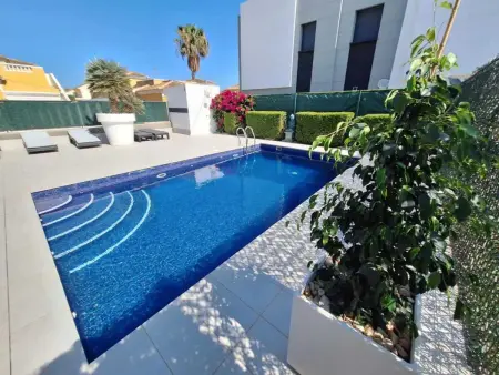 Villa à Guardamar del Segura : piscine privée et jardin clos : photo 13