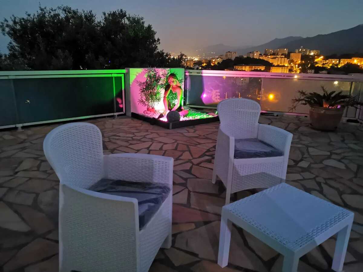 Appartement 100 m² vue mer, terrasse et piscine privée - Photo 42