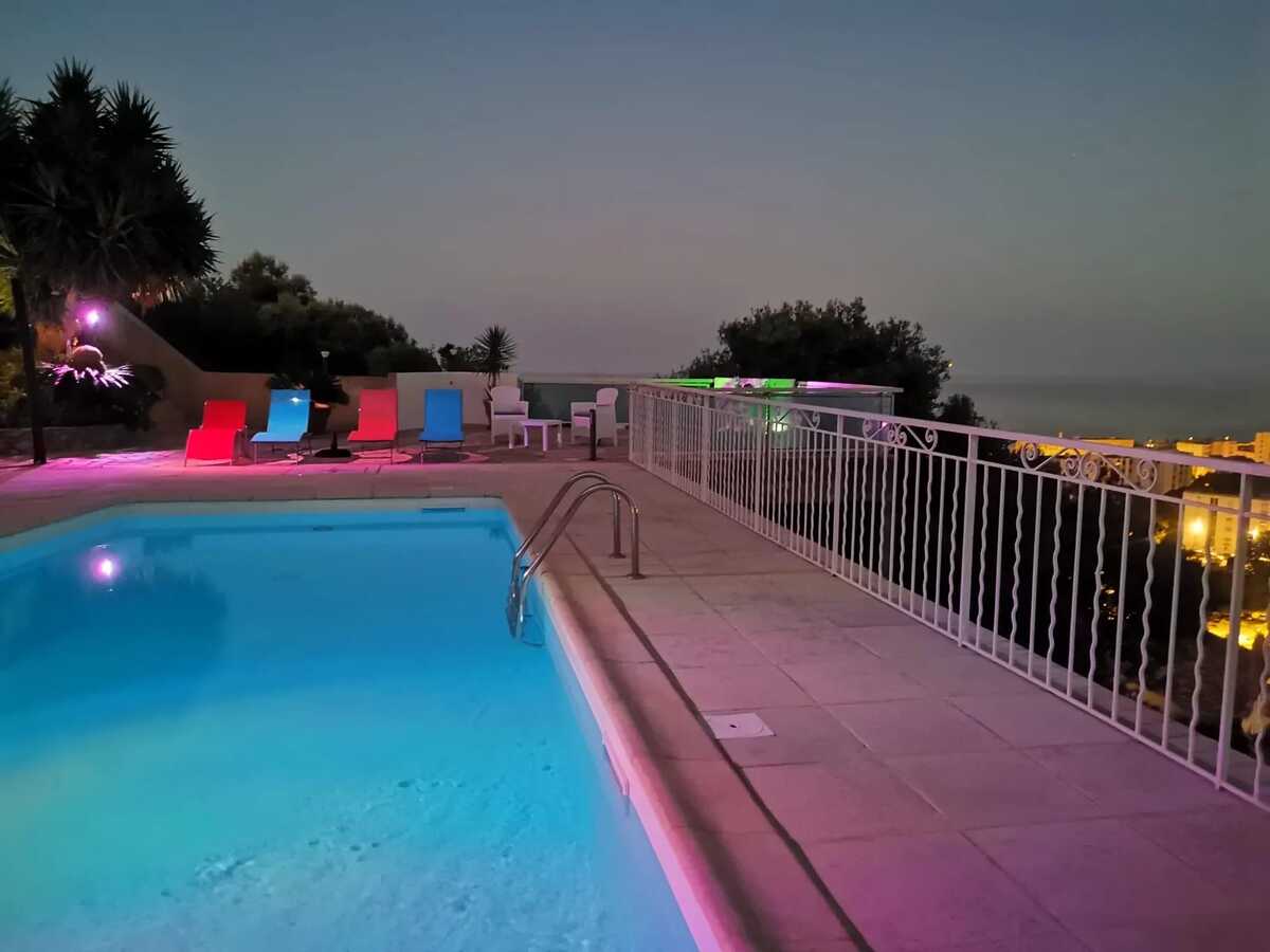 Appartement 100 m² vue mer, terrasse et piscine privée - Photo 45