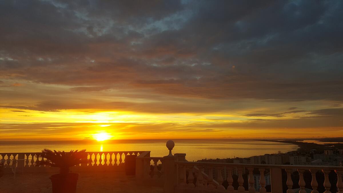 Appartement 100 m² vue mer, terrasse et piscine privée - Photo 47