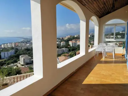 Appartement Vue Mer à Bastia, terrasse et piscine privée. - Photo 8