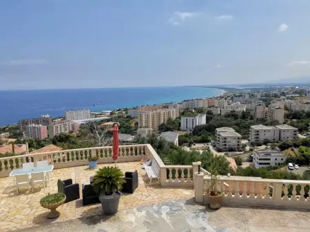 Appartement Vue Mer à Bastia, terrasse et piscine privée. - Photo 9