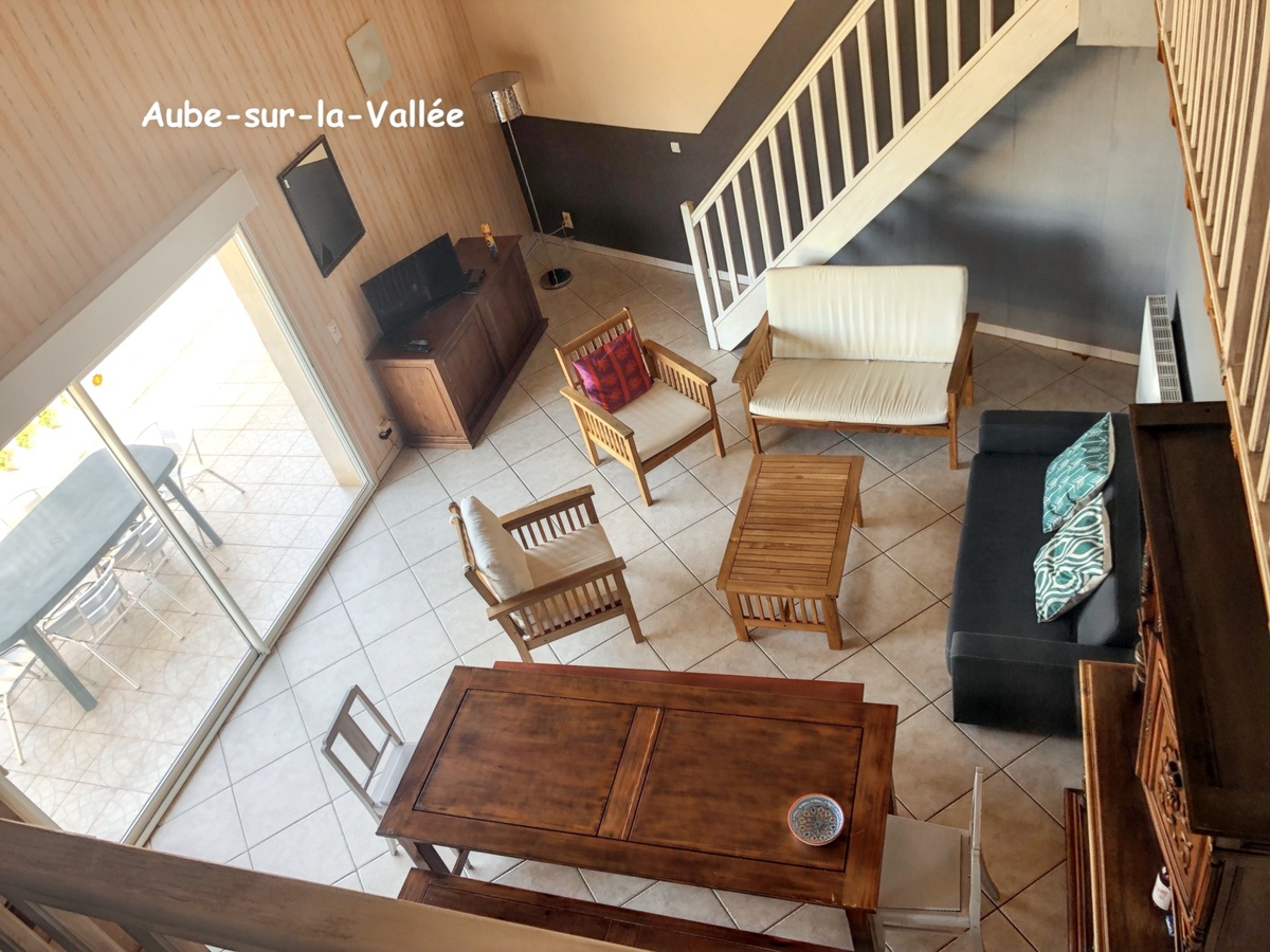 Maison 135 m² piscine partagée et vue montagne - Photo 10